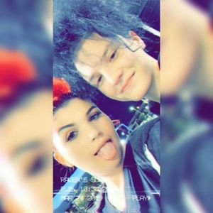 Meet your Posher, Caitlin